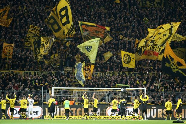 De gele muur van Borussia Dortmund