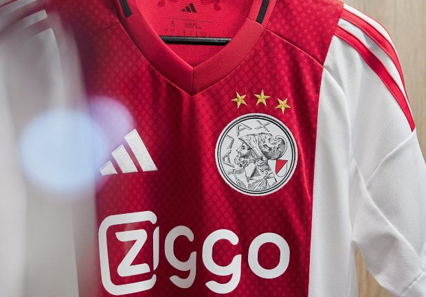 Wat Maakt het Ajax thuisshirt 25-26 Zo Speciaal?
