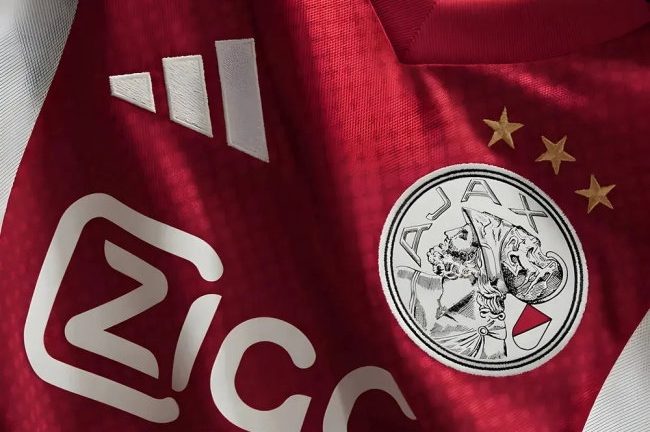 Hoe lang gaat een Ajax shirt mee?