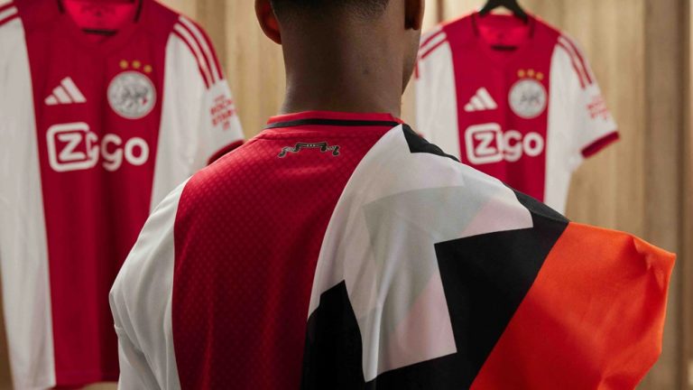 Is een Ajax shirt een goed cadeau voor voetbalfans?